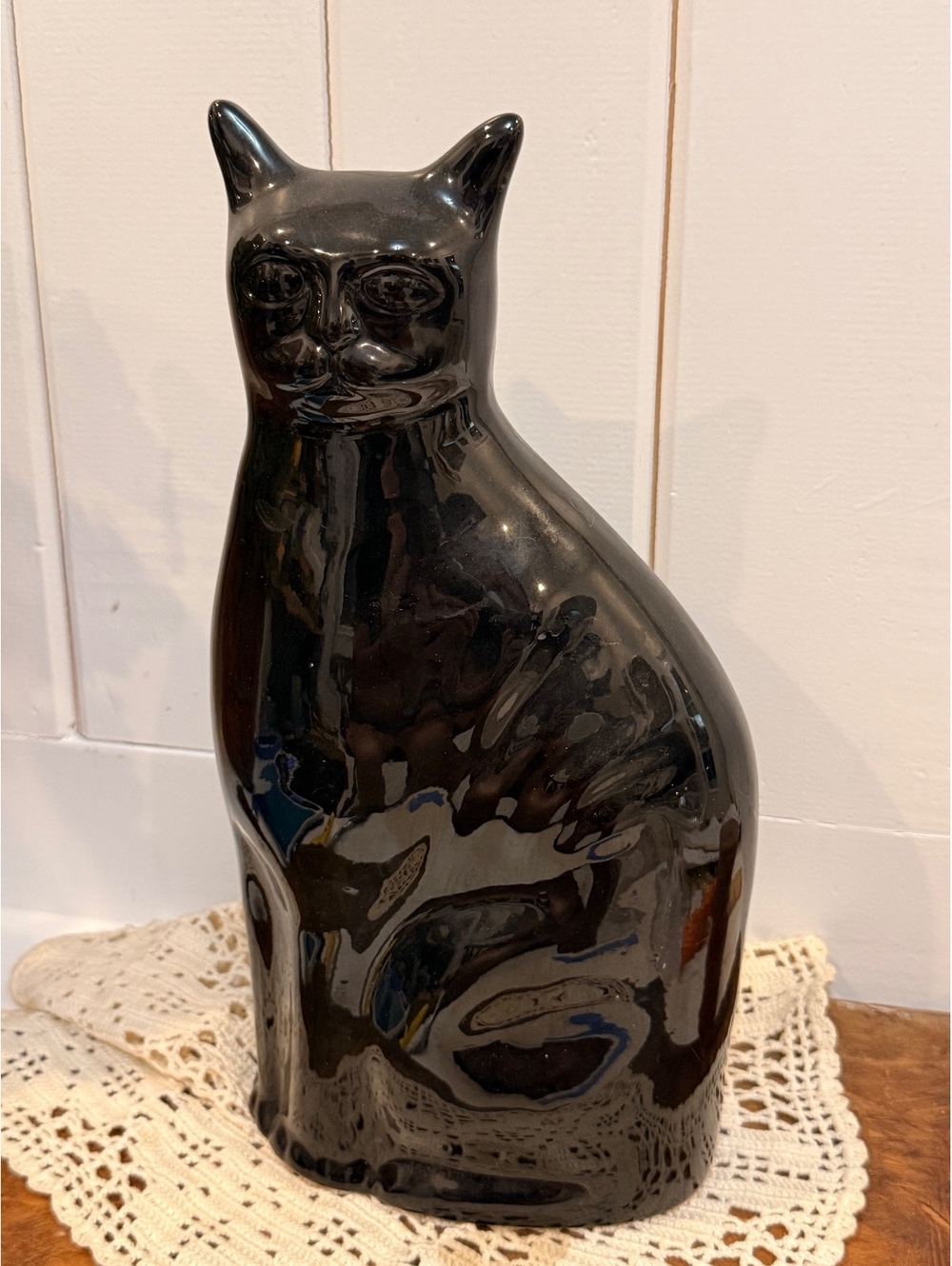 Black ceramic cat figurine